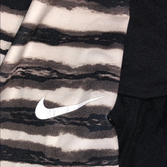 nike work out capri leggings - Picture 3 of 4